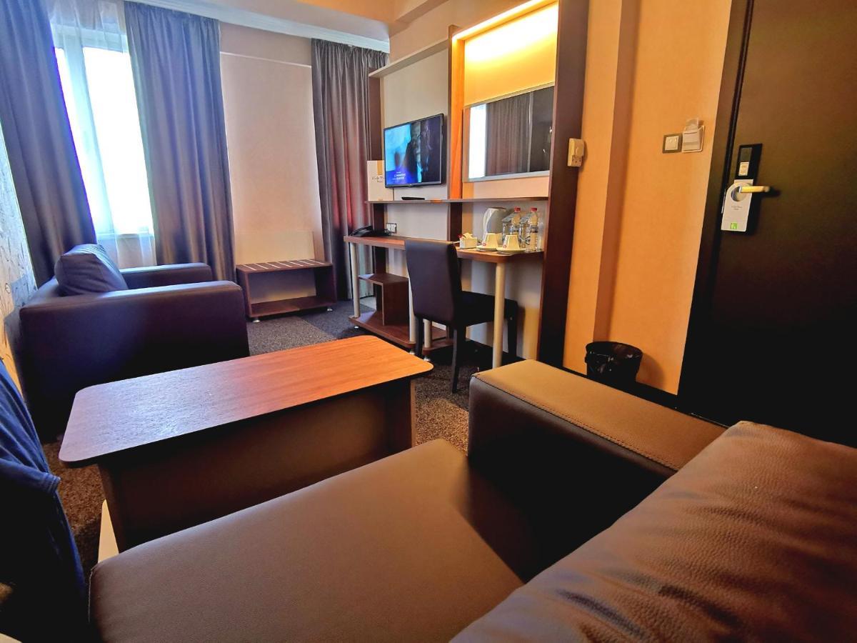 Elate Plaza Business Hotel Софія Екстер'єр фото